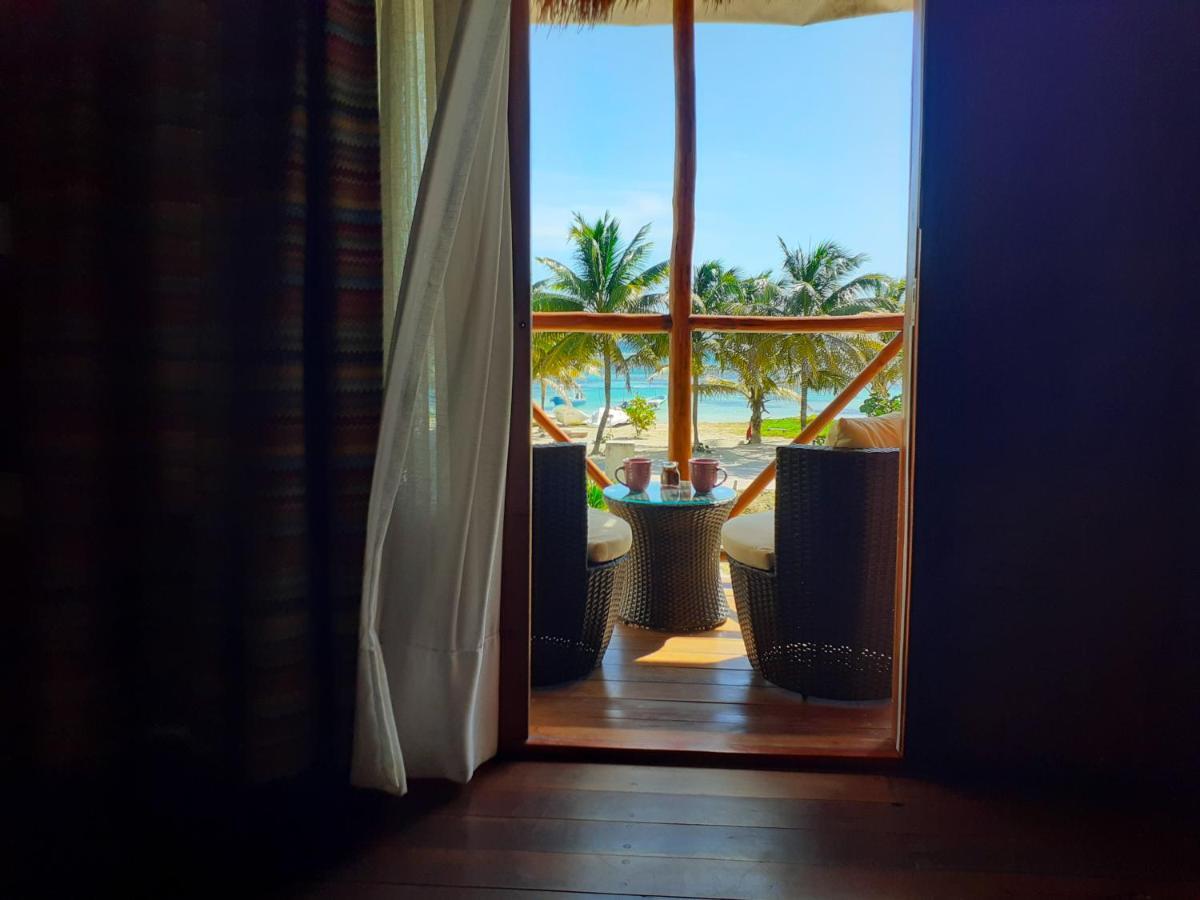 Palmeras de Mahahual Cabañas Bagian luar foto
